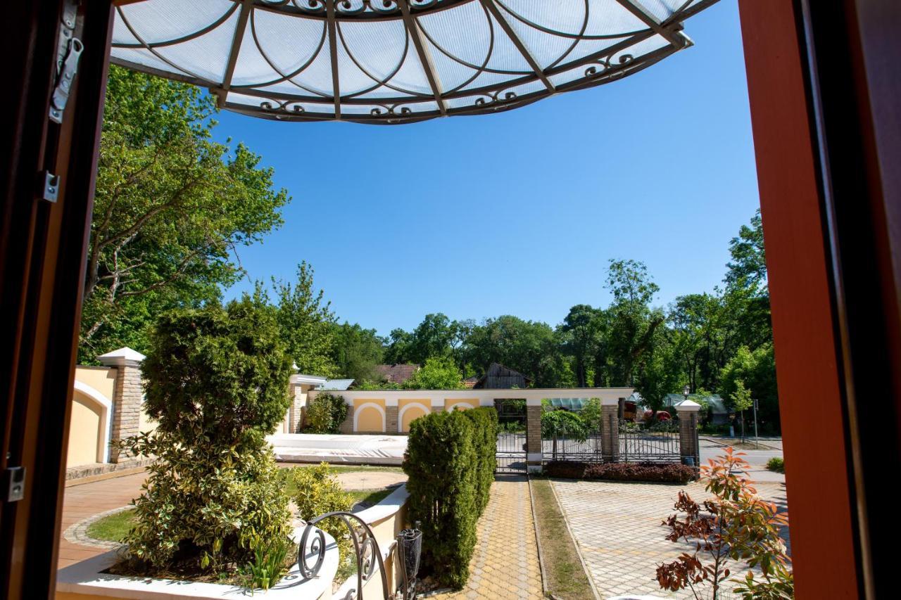 Hotel Vila Lago Palić Eksteriør billede