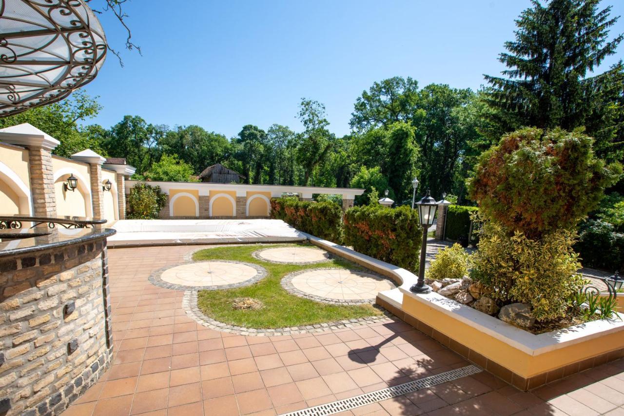 Hotel Vila Lago Palić Eksteriør billede